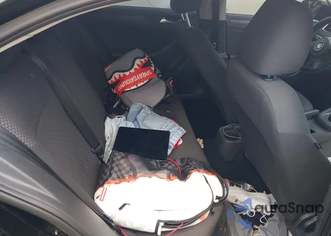 2013 Volkswagen Jetta 2.0L S z USA, uszkodzony, nr VIN 3VW2K7AJ7DM222733